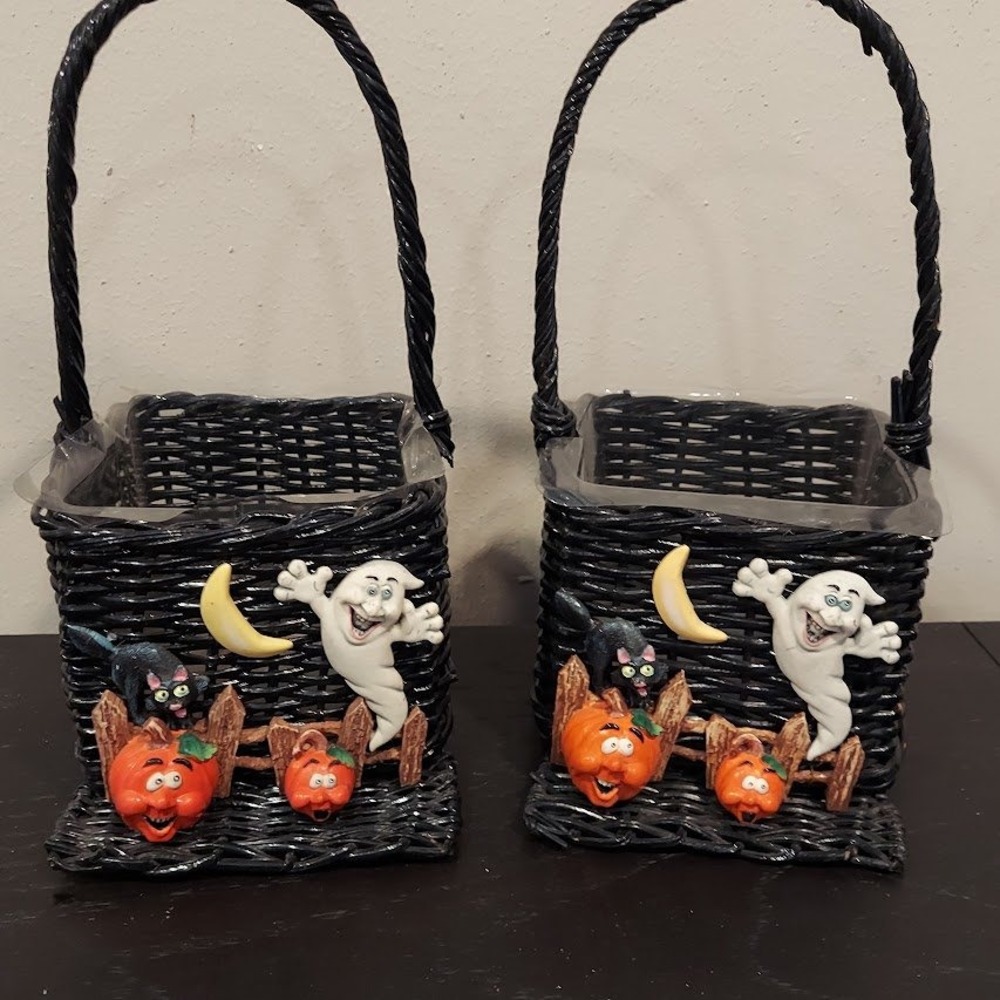 Vintage Pair FTD Halloween Wicker Baskets Ghost Pumpkin Black Cat 3D Resin Decor